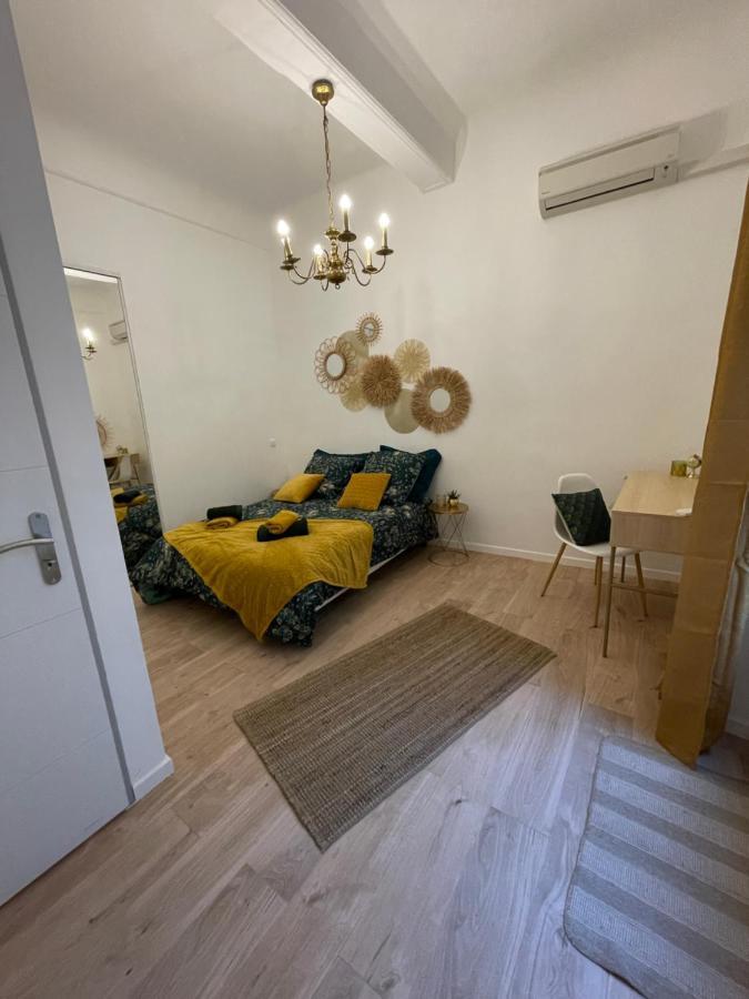 Le Casimir - Superbe T3 En Plein Centre Ville Renove Avec Gout - Wifi Beziers Exterior photo