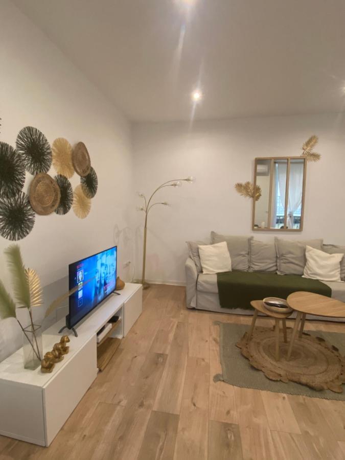 Le Casimir - Superbe T3 En Plein Centre Ville Renove Avec Gout - Wifi Beziers Exterior photo